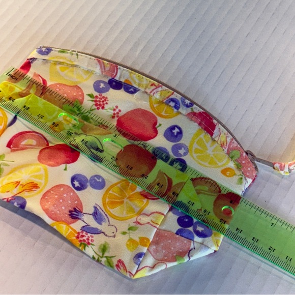 🍓 🆕 Brighton Zippered Fruit & Bird Wristlet Pouch – Fresh & Fun! 🆕 - Picture 8 of 15